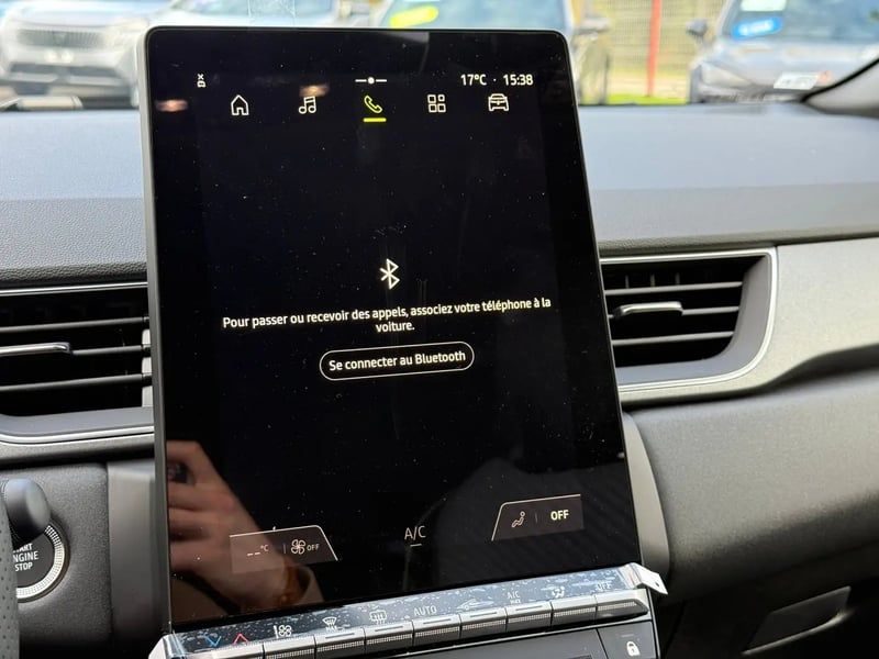 Photo de la voiture RENAULT CAPTUR E-Tech full hybrid 160 ch Techno