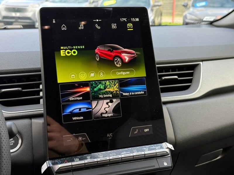 Photo de la voiture RENAULT CAPTUR E-Tech full hybrid 160 ch Techno