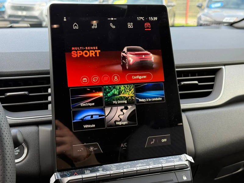 Photo de la voiture RENAULT CAPTUR E-Tech full hybrid 160 ch Techno