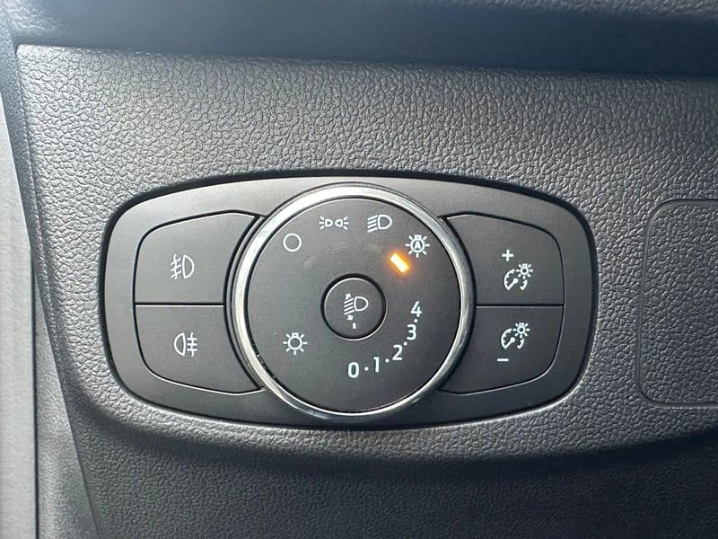 Photo de la voiture FORD FOCUS SW 1.0 EcoBoost 125 S&S Titanium +