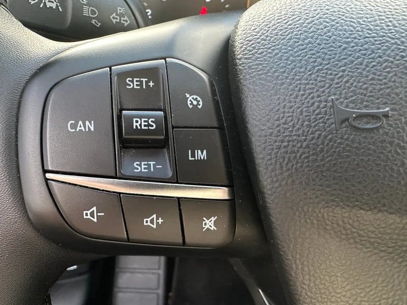 Photo de la voiture FORD FOCUS SW 1.0 EcoBoost 125 S&S Titanium +