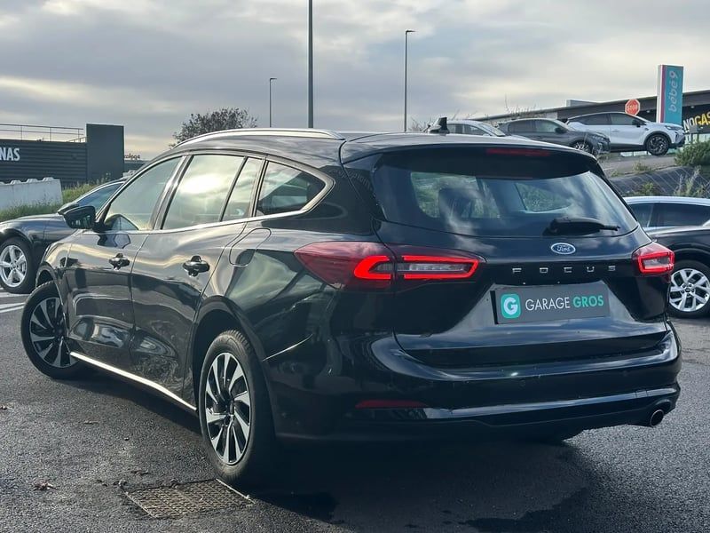Photo de la voiture FORD FOCUS SW 1.0 EcoBoost 125 S&S Titanium +