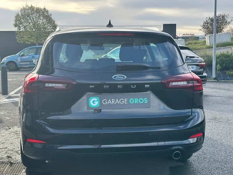 Photo de la voiture FORD FOCUS SW 1.0 EcoBoost 125 S&S Titanium +