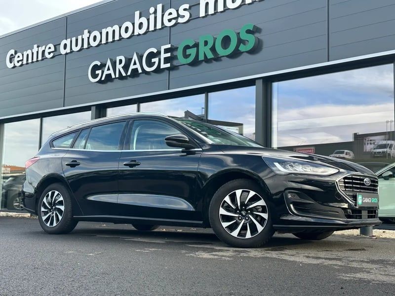 Photo de la voiture FORD FOCUS SW 1.0 EcoBoost 125 S&S Titanium +