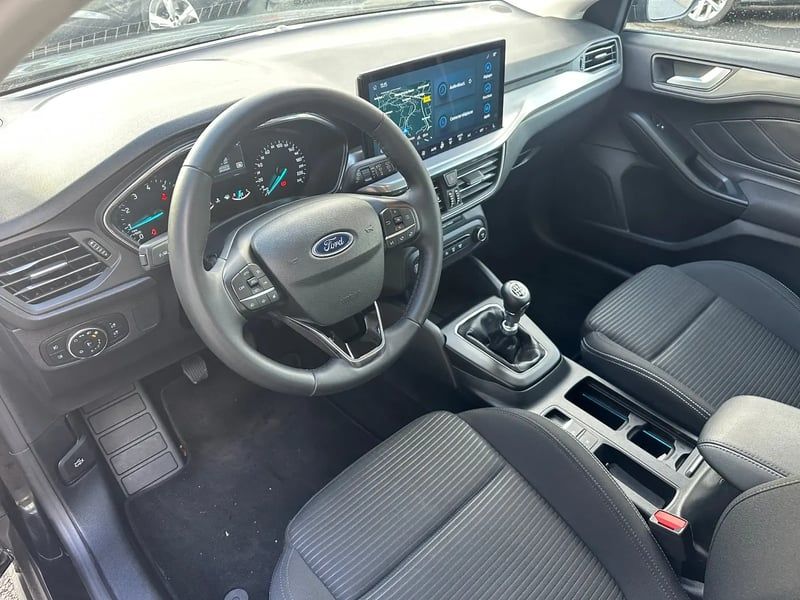 Photo de la voiture FORD FOCUS SW 1.0 EcoBoost 125 S&S Titanium +