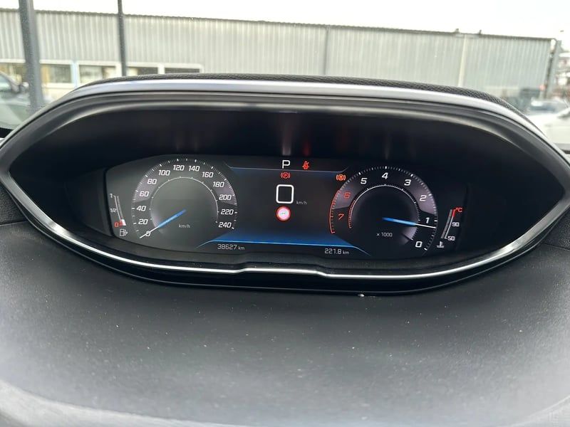 Photo de la voiture PEUGEOT 3008 Puretech 130ch S&S EAT8 Allure Pack