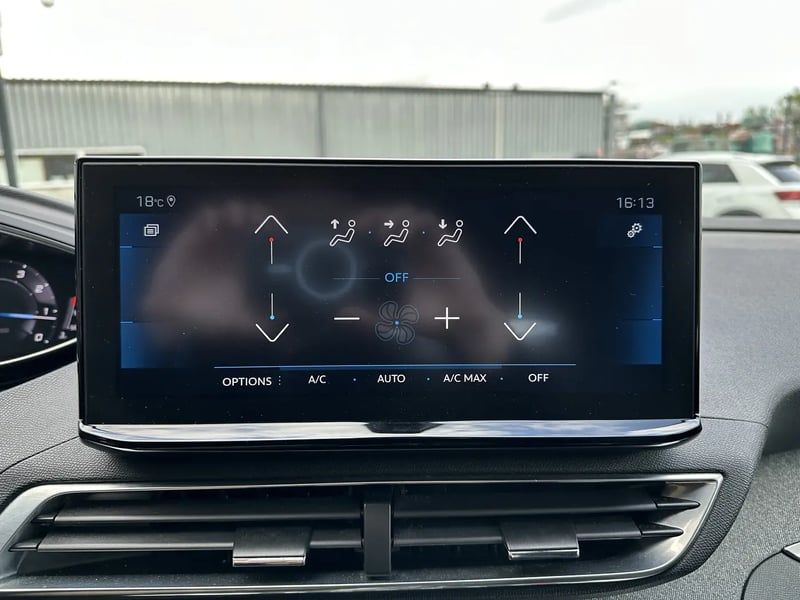 Photo de la voiture PEUGEOT 3008 Puretech 130ch S&S EAT8 Allure Pack