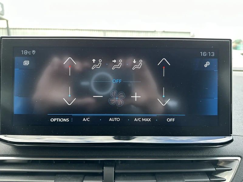 Photo de la voiture PEUGEOT 3008 Puretech 130ch S&S EAT8 Allure Pack