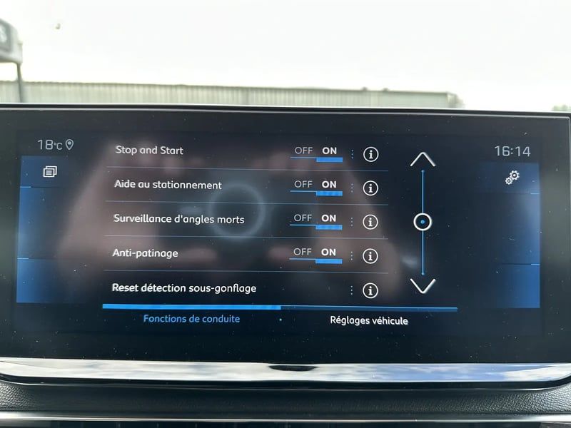 Photo de la voiture PEUGEOT 3008 Puretech 130ch S&S EAT8 Allure Pack