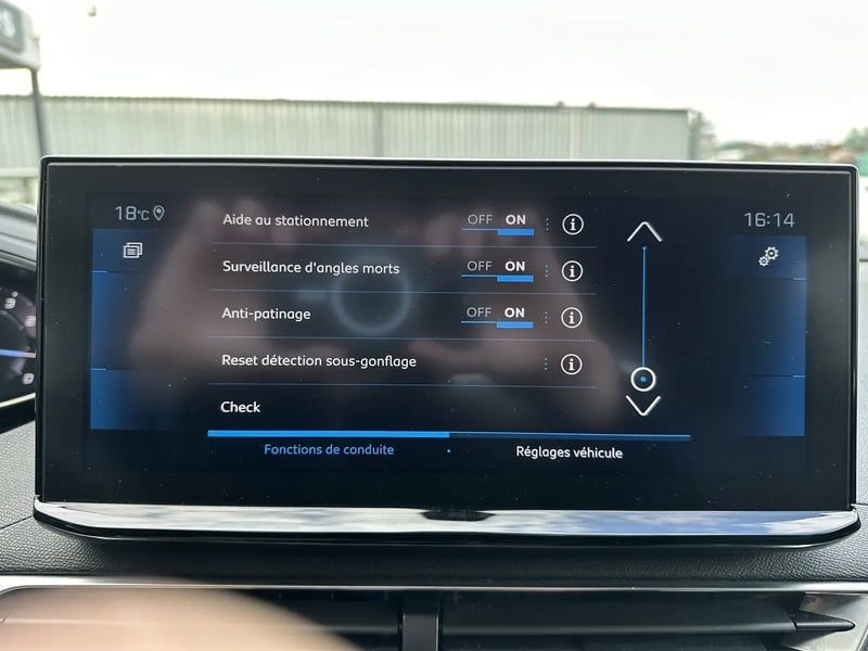 Photo de la voiture PEUGEOT 3008 Puretech 130ch S&S EAT8 Allure Pack