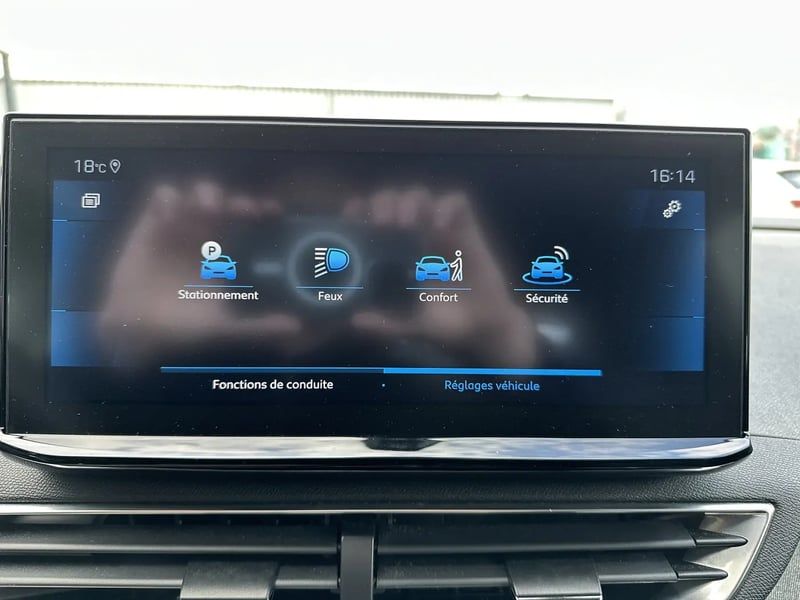 Photo de la voiture PEUGEOT 3008 Puretech 130ch S&S EAT8 Allure Pack