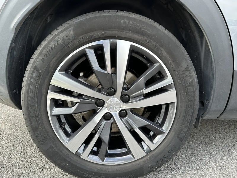 Photo de la voiture PEUGEOT 3008 Puretech 130ch S&S EAT8 Allure Pack