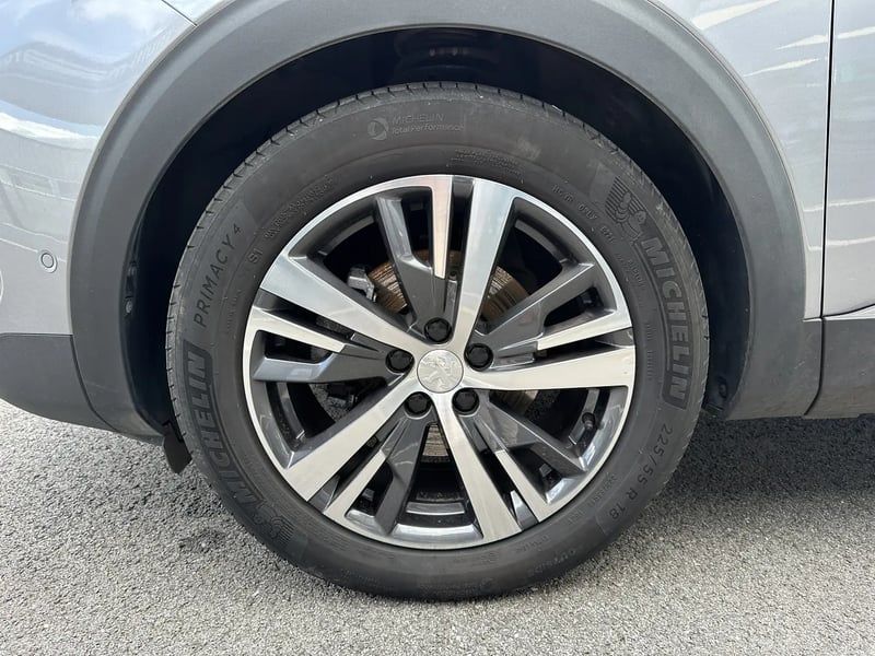 Photo de la voiture PEUGEOT 3008 Puretech 130ch S&S EAT8 Allure Pack