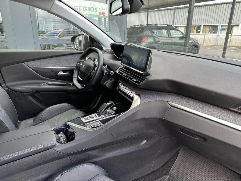 Photo de la voiture PEUGEOT 3008 Puretech 130ch S&S EAT8 Allure Pack