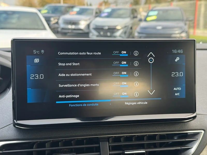 Photo de la voiture PEUGEOT 3008 PureTech 130ch S&S BVM6 GT