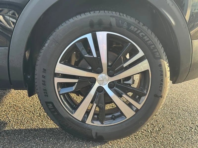 Photo de la voiture PEUGEOT 3008 PureTech 130ch S&S BVM6 GT