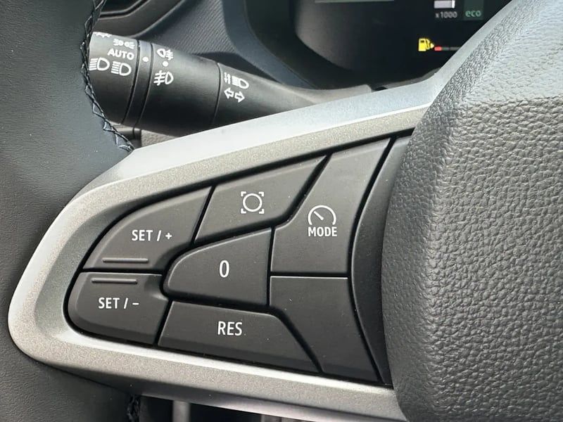 Photo de la voiture DACIA DUSTER Mild Hybrid 130 4x4 Journey