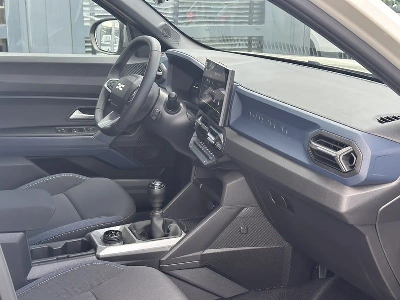 Photo de la voiture DACIA DUSTER Mild Hybrid 130 4x4 Journey
