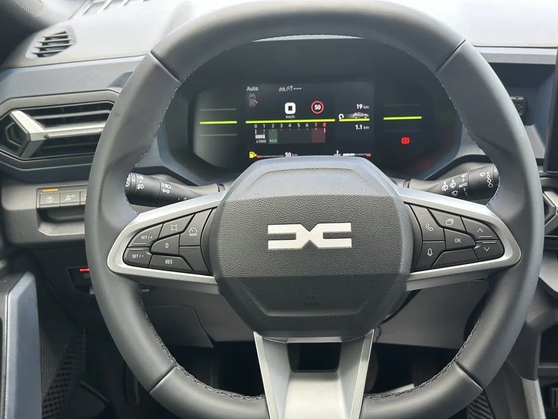 Photo de la voiture DACIA DUSTER Mild Hybrid 130 4x4 Journey