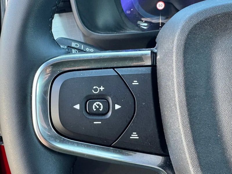 Photo de la voiture VOLVO XC40 B3 163 ch DCT7 Start