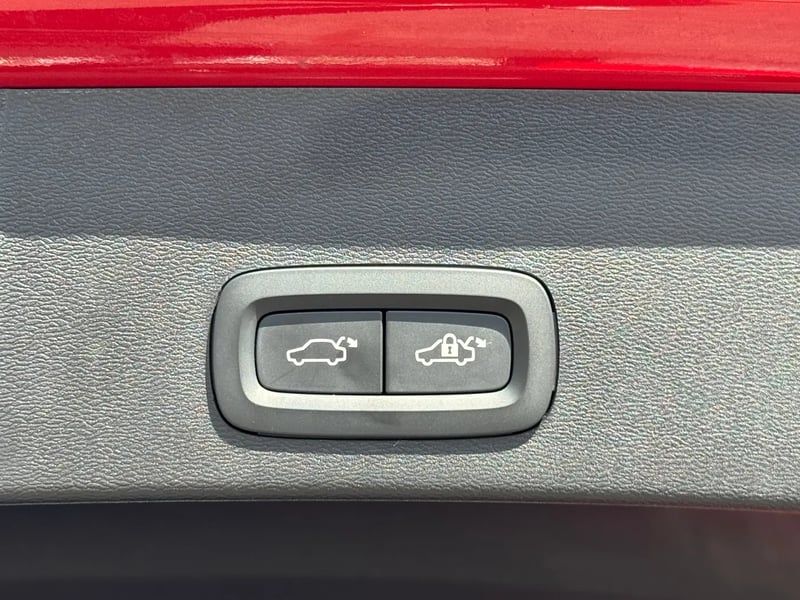 Photo de la voiture VOLVO XC40 B3 163 ch DCT7 Start