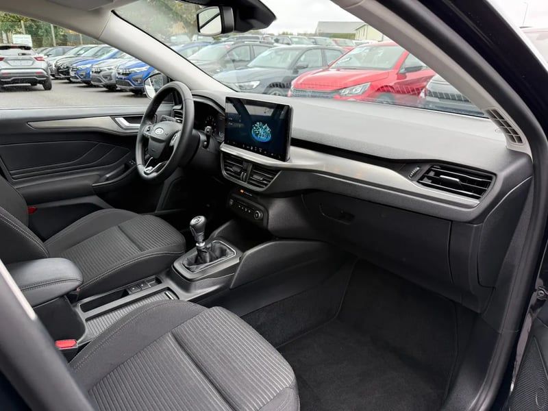 Photo de la voiture FORD FOCUS SW 1.0 EcoBoost 125 S&S mHEV Titanium X Business