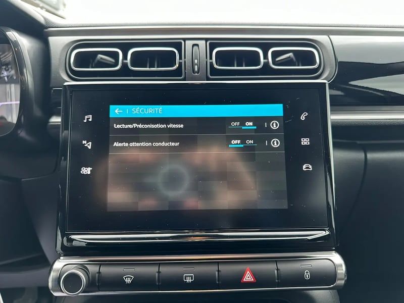 Photo de la voiture CITROEN C3 PureTech 83 S&S BVM5 Shine