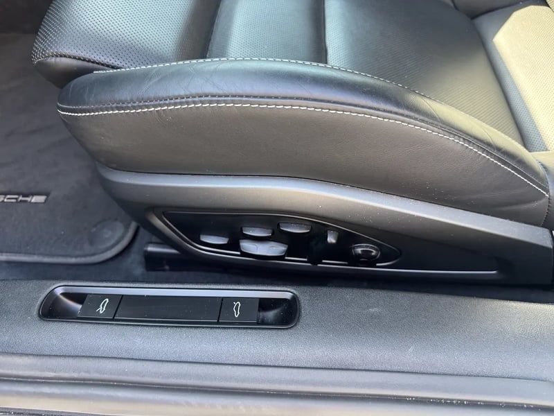 Photo de la voiture PORSCHE 911 TURBO S Coupe 3.8i 650 PDK