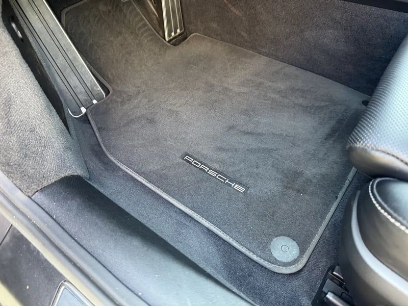 Photo de la voiture PORSCHE 911 TURBO S Coupe 3.8i 650 PDK