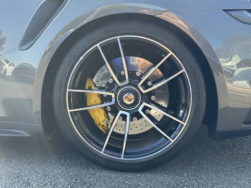 Photo de la voiture PORSCHE 911 TURBO S Coupe 3.8i 650 PDK