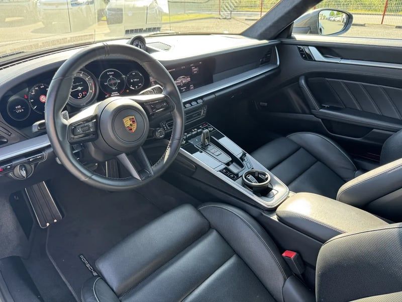 Photo de la voiture PORSCHE 911 TURBO S Coupe 3.8i 650 PDK