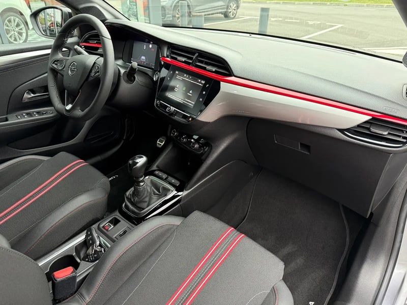 Photo de la voiture OPEL CORSA 1.2 Turbo 100 ch BVM6 GS