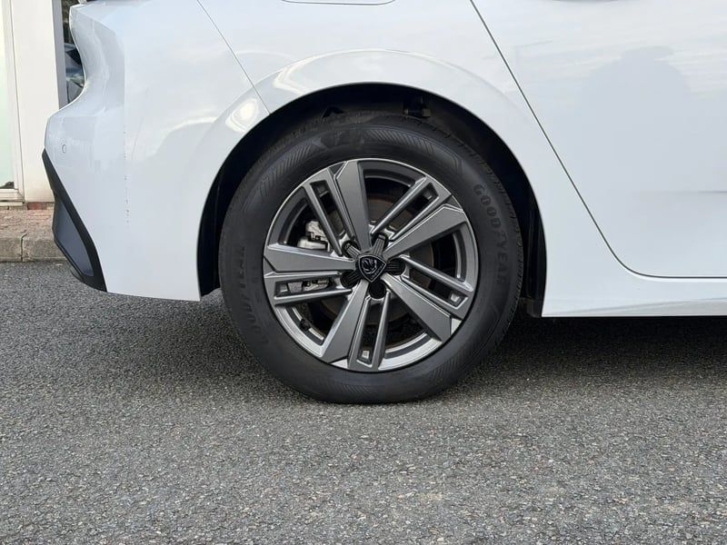 Photo de la voiture PEUGEOT 308 PureTech 130ch S&S EAT8 Active Pack