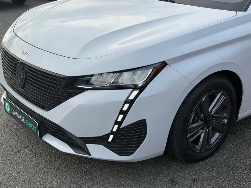 Photo de la voiture PEUGEOT 308 PureTech 130ch S&S EAT8 Active Pack