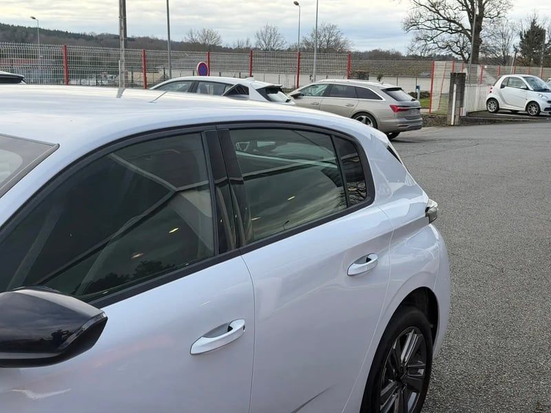 Photo de la voiture PEUGEOT 308 PureTech 130ch S&S EAT8 Active Pack