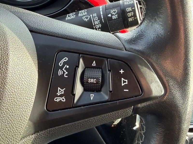 Photo de la voiture OPEL CORSA 1.4 Turbo 100 ch Design Edition