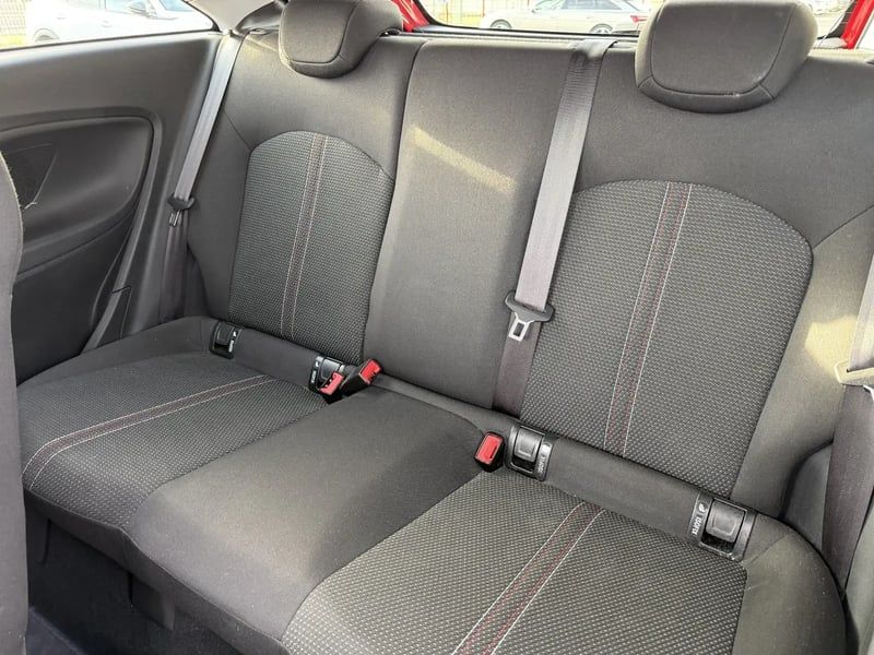 Photo de la voiture OPEL CORSA 1.4 Turbo 100 ch Design Edition