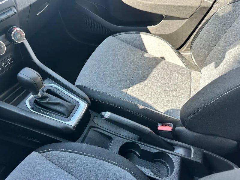 Photo de la voiture RENAULT CLIO V TCe 90 X-Tronic Evolution