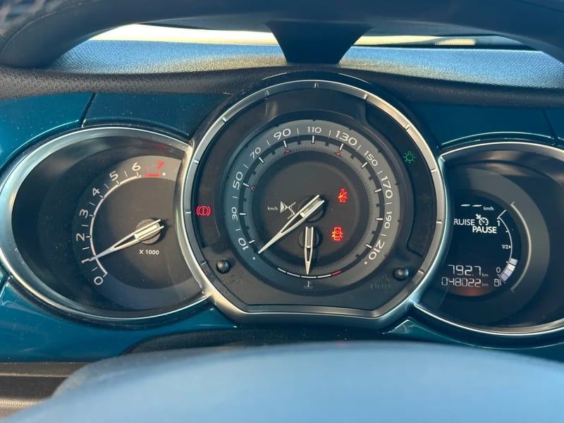 Photo de la voiture DS DS 3 PureTech 110 S&S BVM5 So Chic