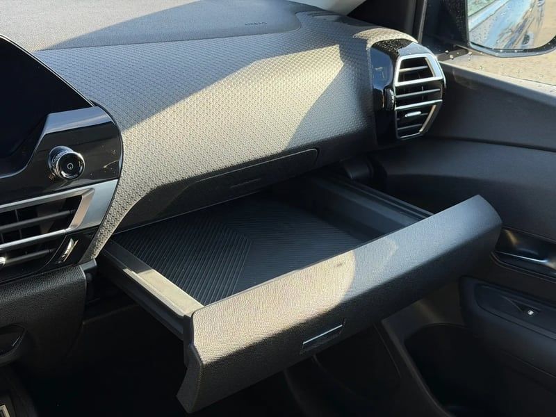 Photo de la voiture CITROEN C4 X PureTech 130 S&S EAT8 Max