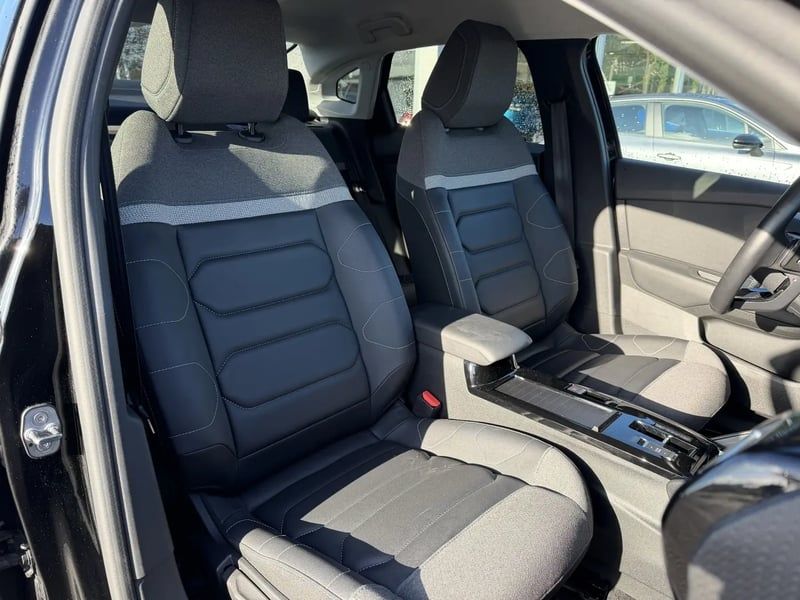 Photo de la voiture CITROEN C4 X PureTech 130 S&S EAT8 Max