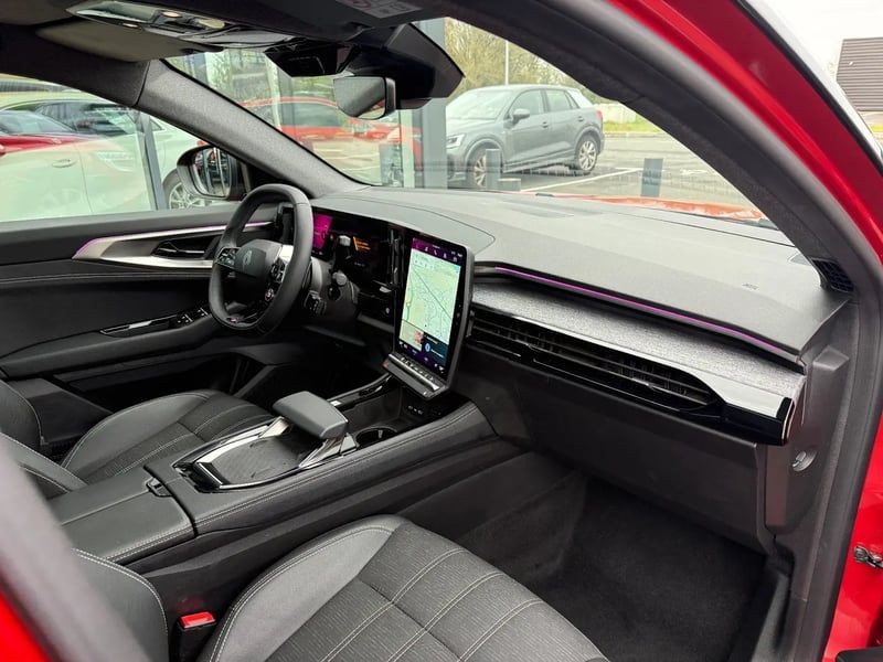 Photo de la voiture RENAULT AUSTRAL E-Tech full hybrid 200 GSR2 Techno