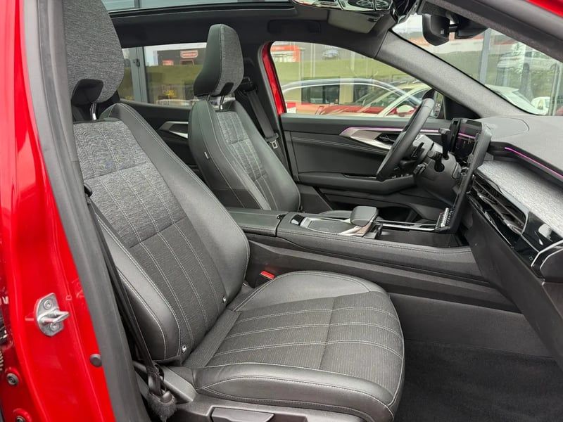 Photo de la voiture RENAULT AUSTRAL E-Tech full hybrid 200 GSR2 Techno