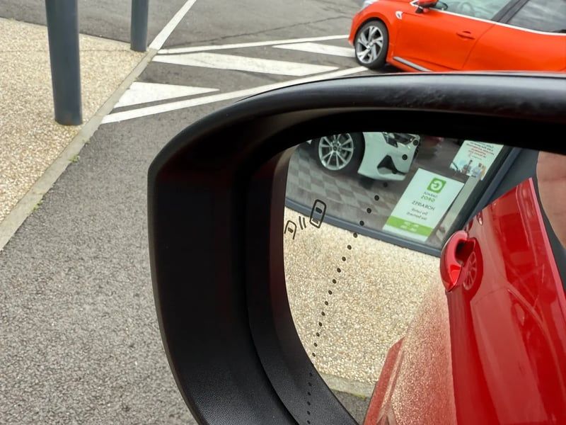 Photo de la voiture RENAULT AUSTRAL E-Tech full hybrid 200 GSR2 Techno
