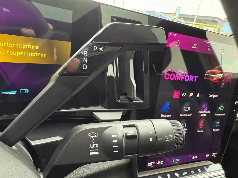 Photo de la voiture RENAULT AUSTRAL E-Tech full hybrid 200 GSR2 Techno