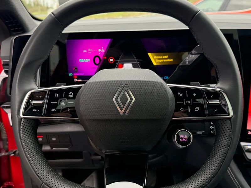 Photo de la voiture RENAULT AUSTRAL E-Tech full hybrid 200 GSR2 Techno