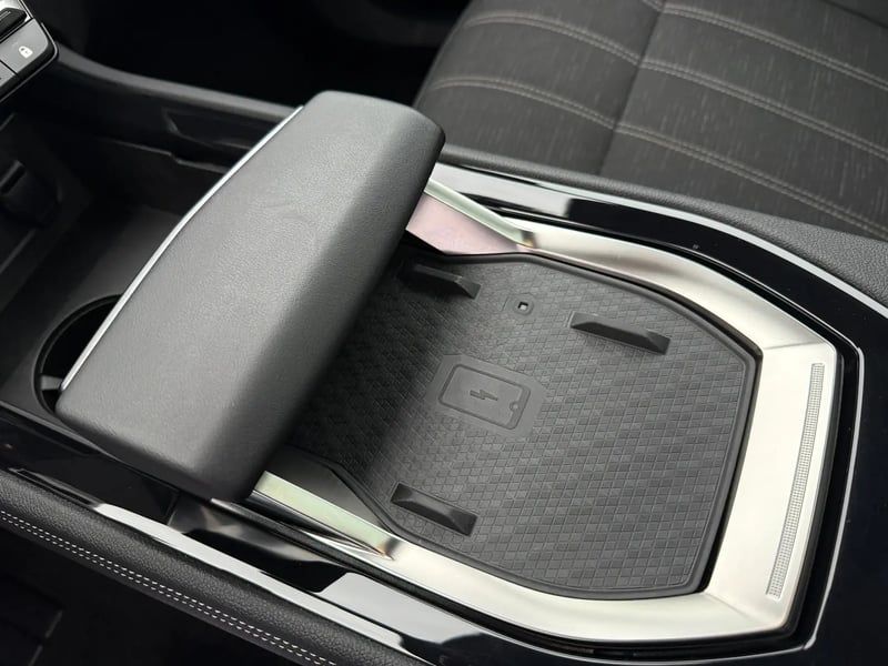 Photo de la voiture RENAULT AUSTRAL E-Tech full hybrid 200 GSR2 Techno