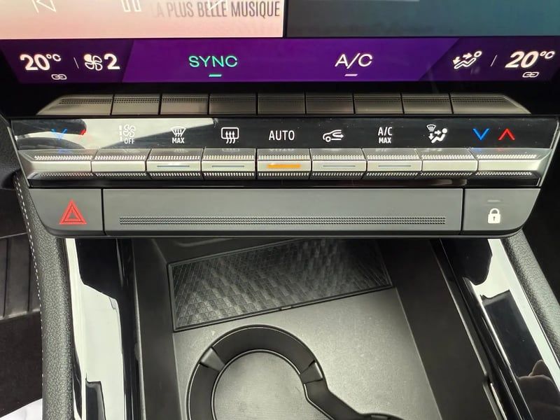 Photo de la voiture RENAULT AUSTRAL E-Tech full hybrid 200 GSR2 Techno