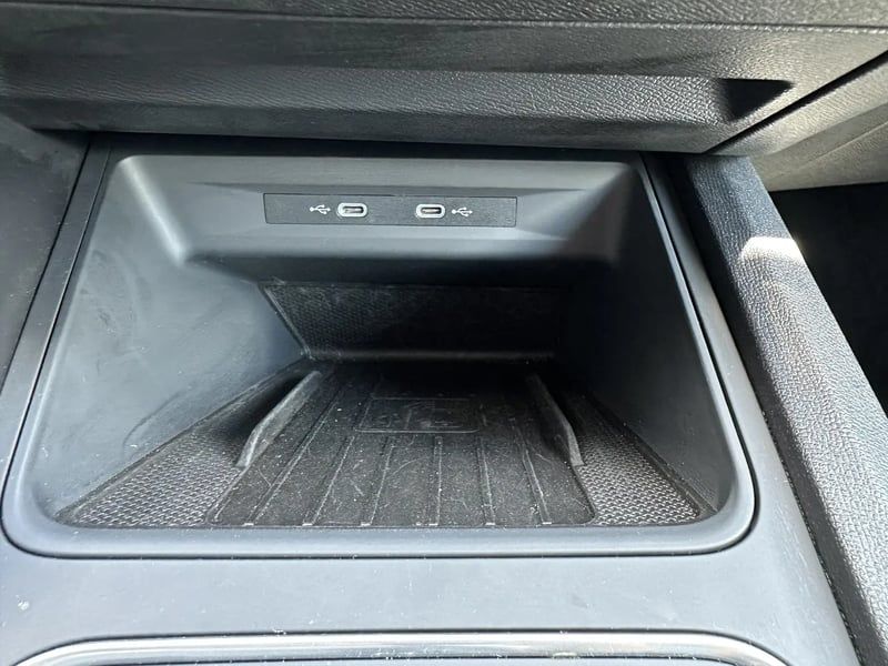 Photo de la voiture SEAT LEON 1.0 TSI 130 BVM6 Style