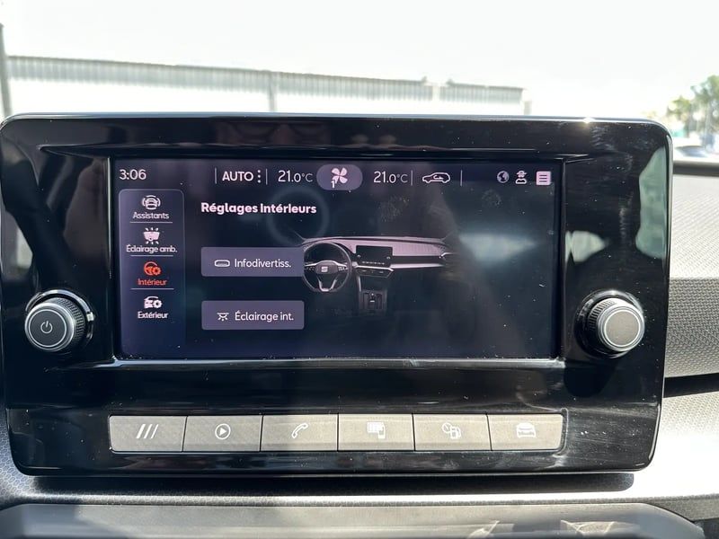 Photo de la voiture SEAT LEON 1.0 TSI 130 BVM6 Style